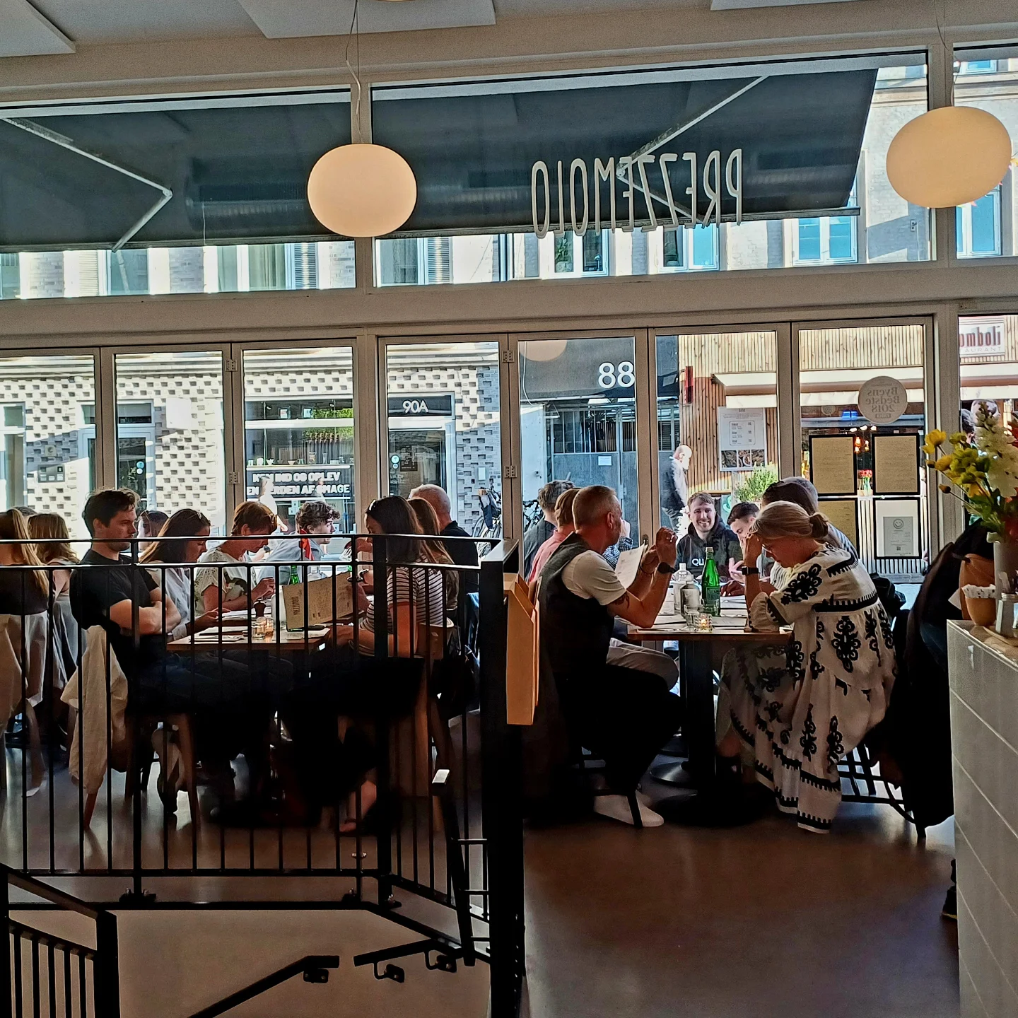 Stemning i Prezzemolos osteria på Jægergårdsgade i Aarhus